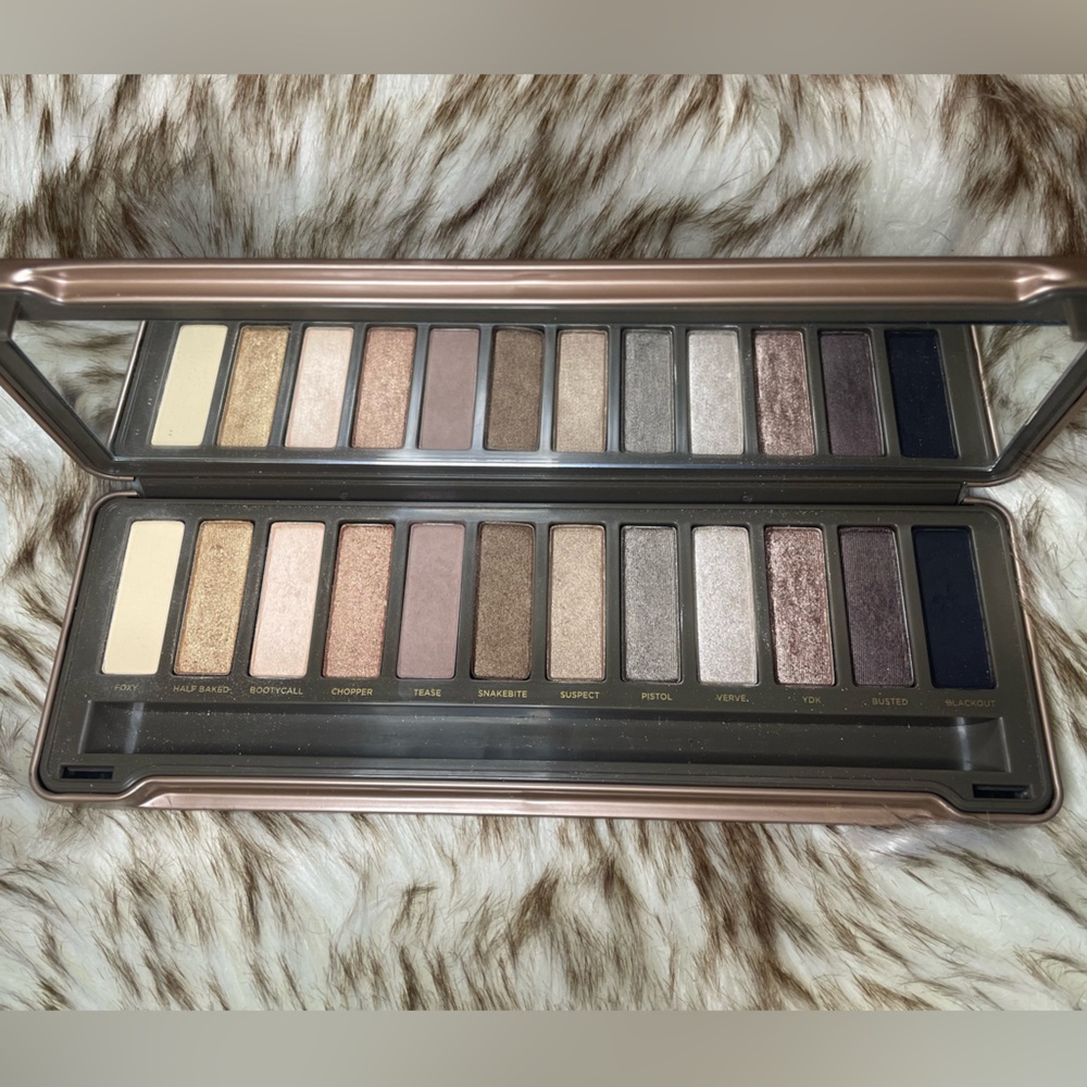 Urban Decay Naked 2 Palette Brand new - Picture 3 of 4